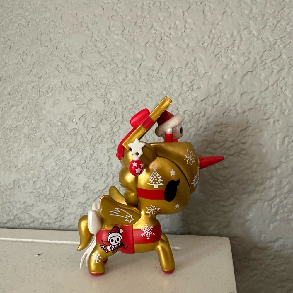 Ribbons Tokidoki Figurine